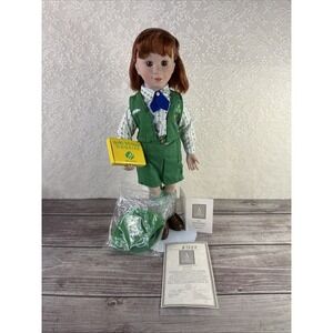 Avon‎ Girl Scout 1995 porcelain Doll 14" Tender Memories Red Hair